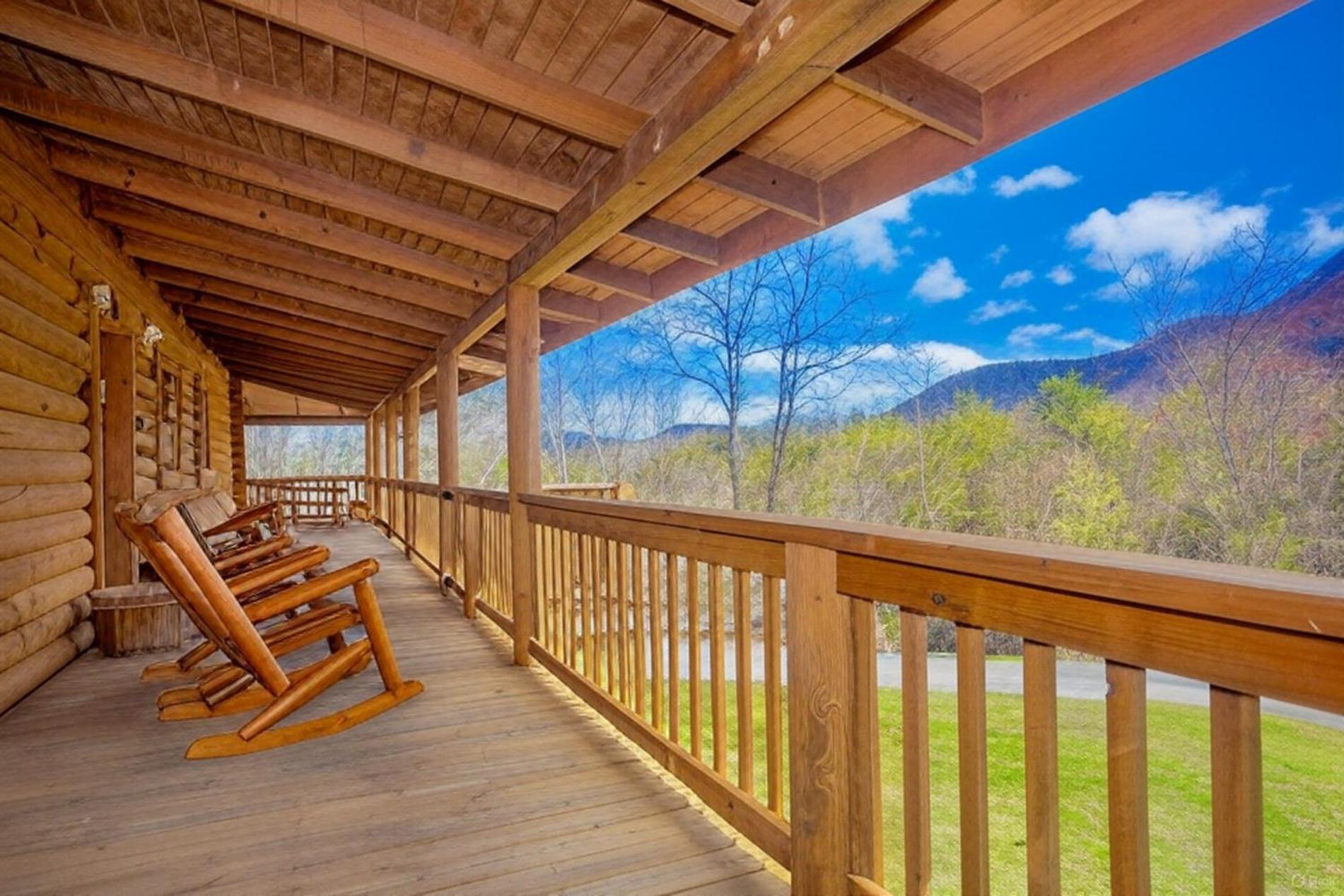 Smoky Bear Lodge With Guest House, Hot Tub, 1089 Free Tickets Each Paid Day, Dollywood And More Sevierville Eksteriør bilde