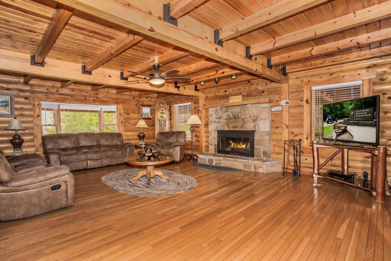 Smoky Bear Lodge With Guest House, Hot Tub, 1089 Free Tickets Each Paid Day, Dollywood And More Sevierville Eksteriør bilde