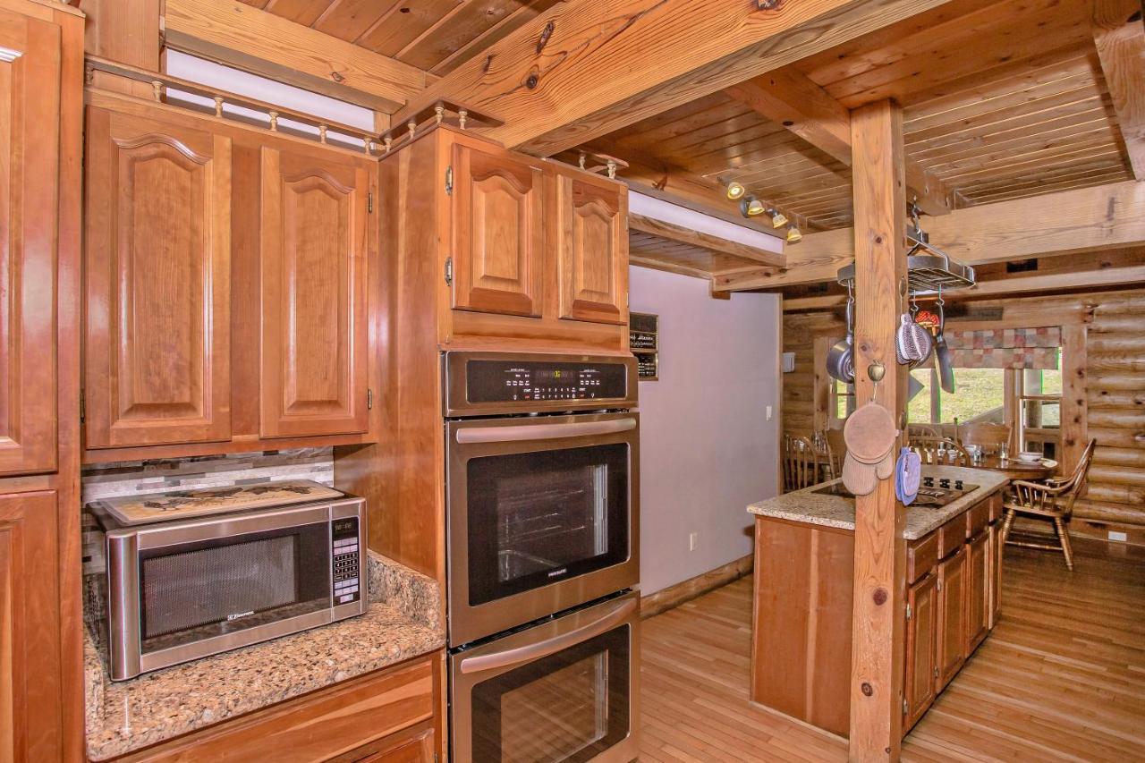 Smoky Bear Lodge With Guest House, Hot Tub, 1089 Free Tickets Each Paid Day, Dollywood And More Sevierville Eksteriør bilde