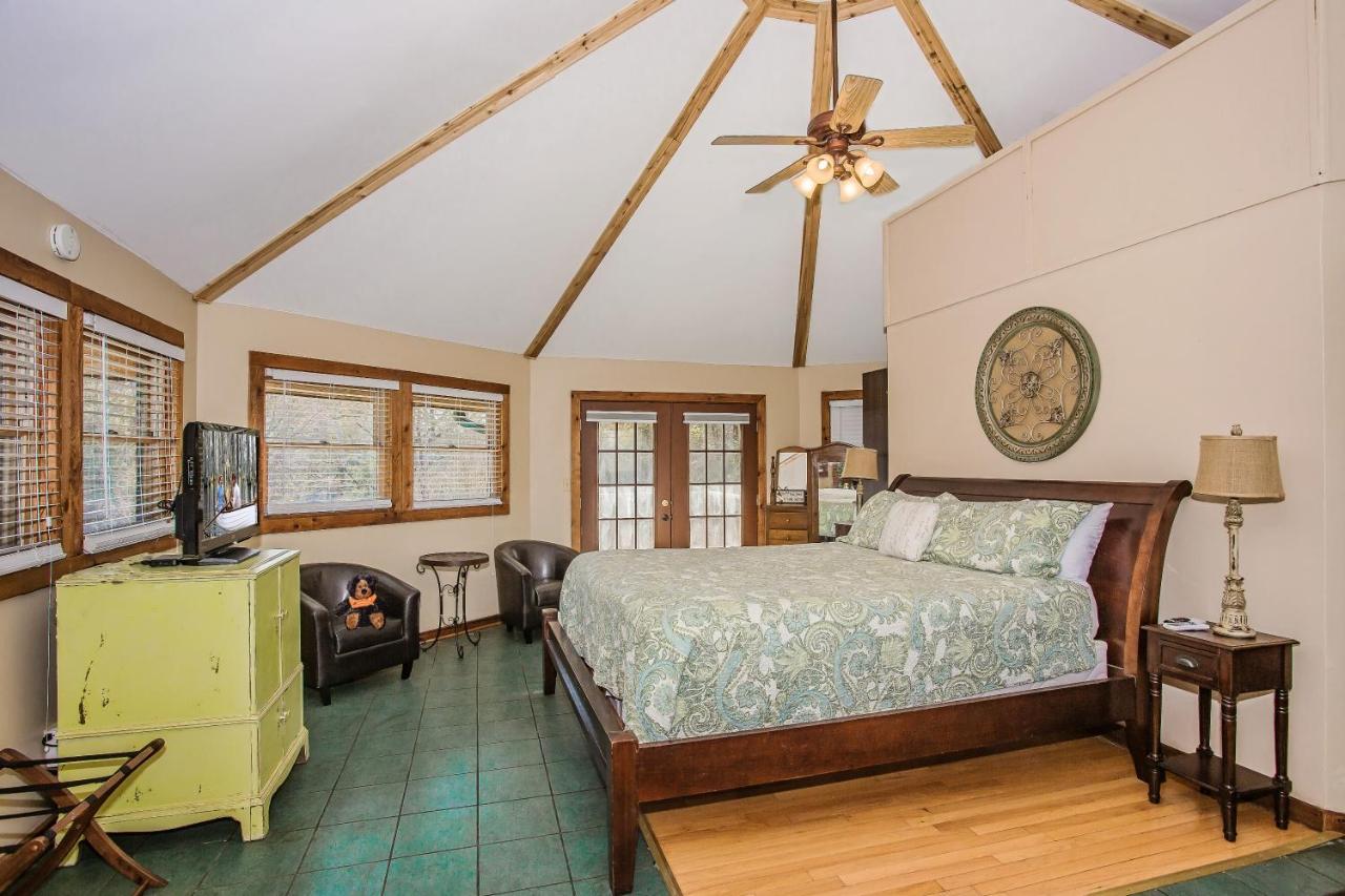Smoky Bear Lodge With Guest House, Hot Tub, 1089 Free Tickets Each Paid Day, Dollywood And More Sevierville Eksteriør bilde
