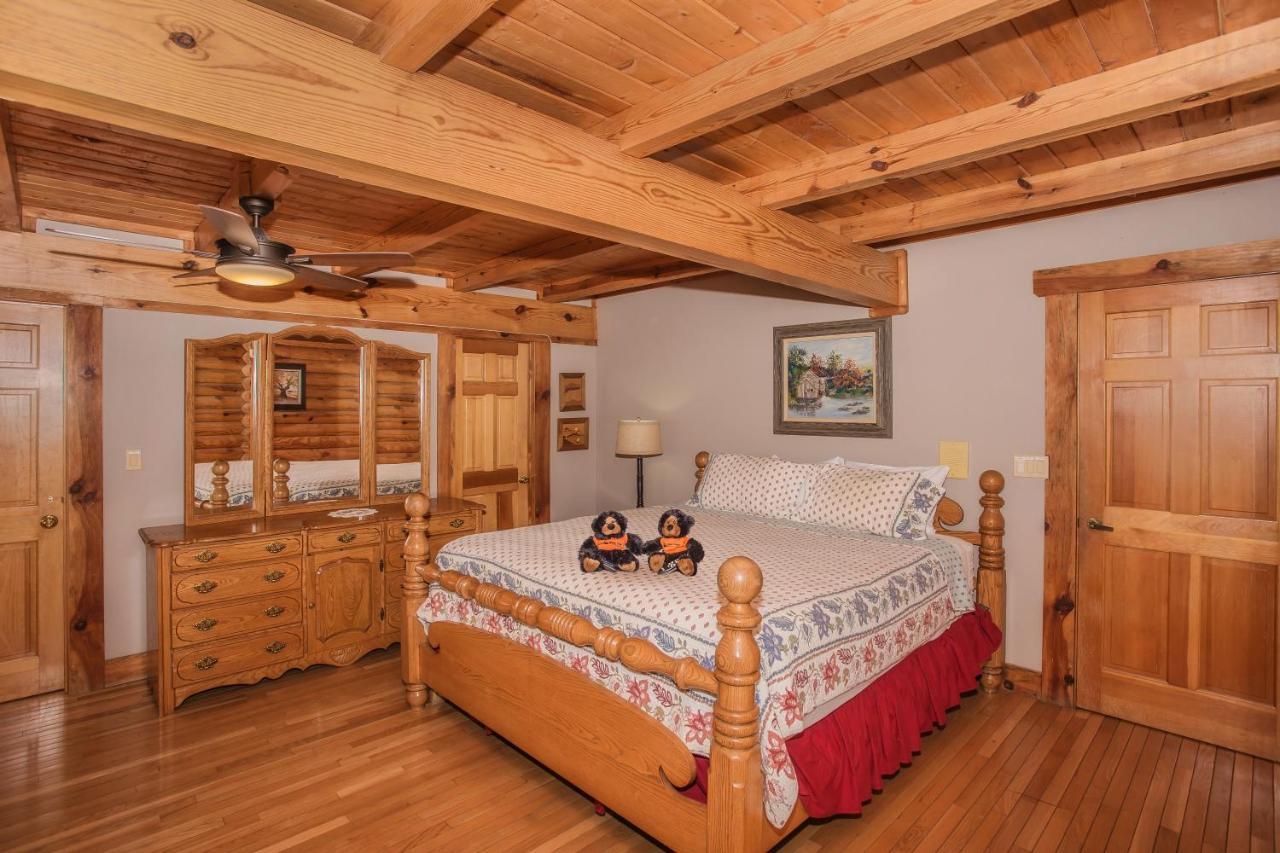 Smoky Bear Lodge With Guest House, Hot Tub, 1089 Free Tickets Each Paid Day, Dollywood And More Sevierville Eksteriør bilde