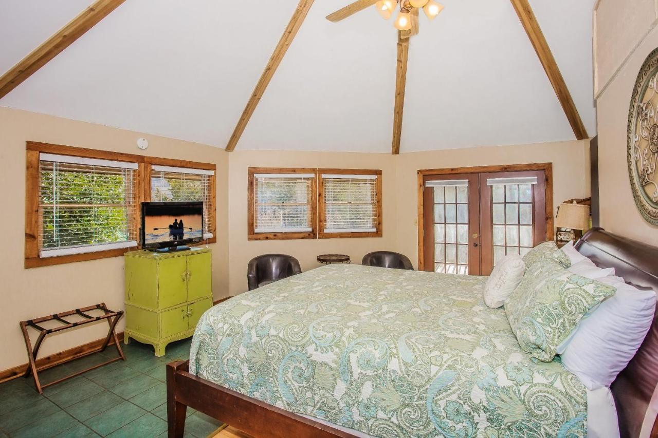 Smoky Bear Lodge With Guest House, Hot Tub, 1089 Free Tickets Each Paid Day, Dollywood And More Sevierville Eksteriør bilde